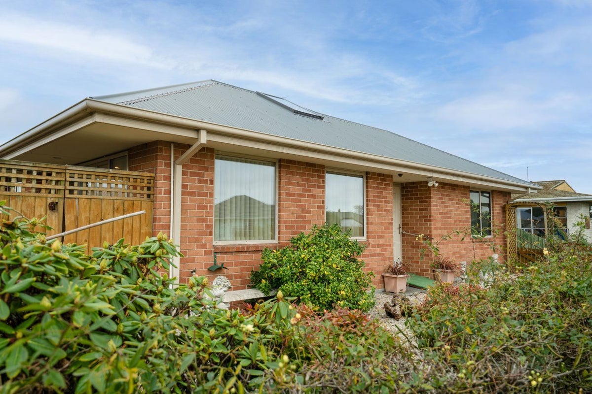 1/37 Oakhampton Street, Hornby, Christchurch - Carousel 1