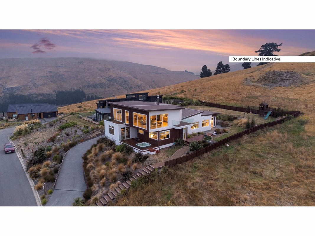 3 Ridgeway Place, Richmond Hill, Christchurch - Carousel 1