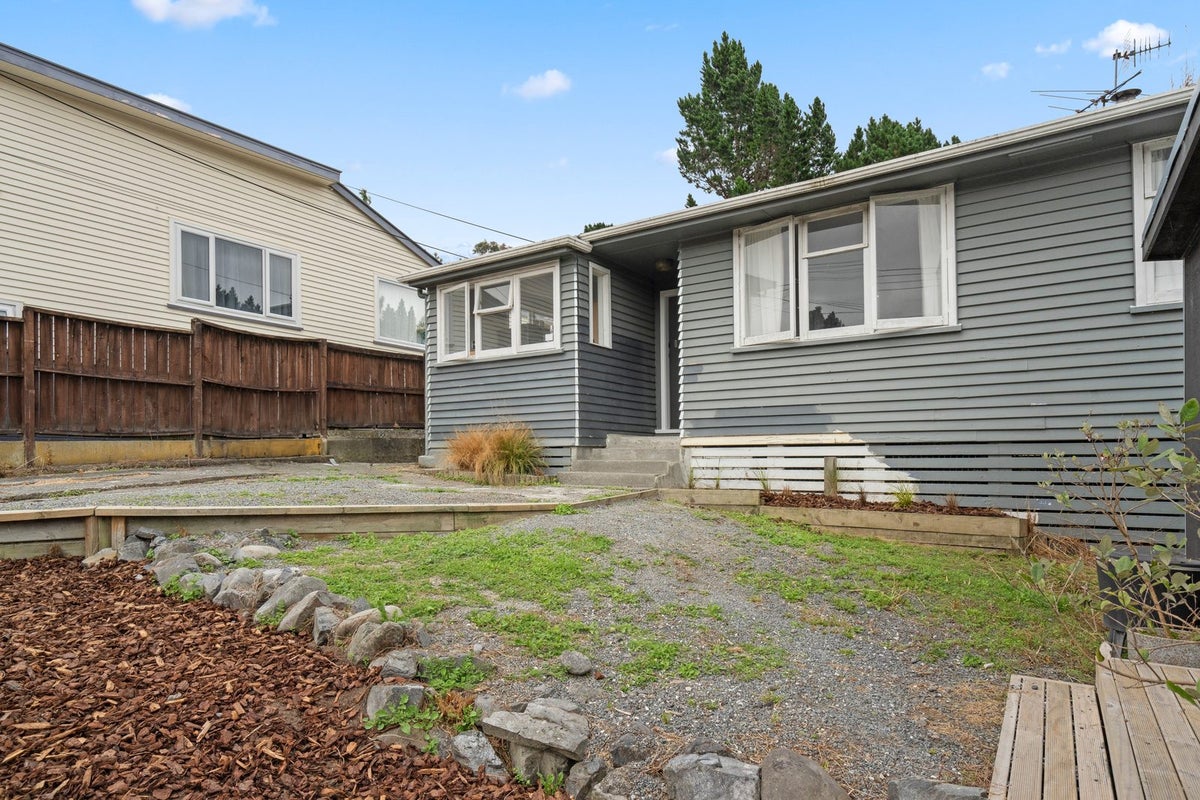 9 Amundsen Grove, Stokes Valley, Lower Hutt - Carousel 2