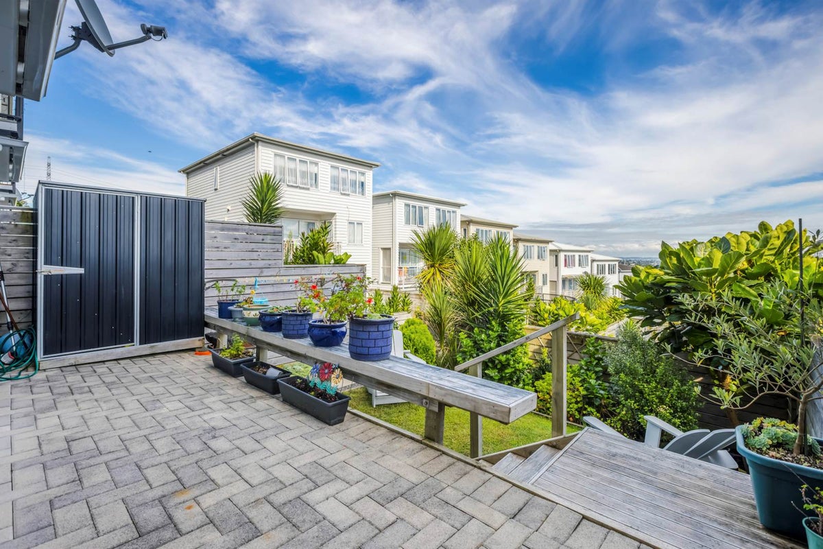 33 Joseph Street, Flat Bush, Auckland - Carousel 2