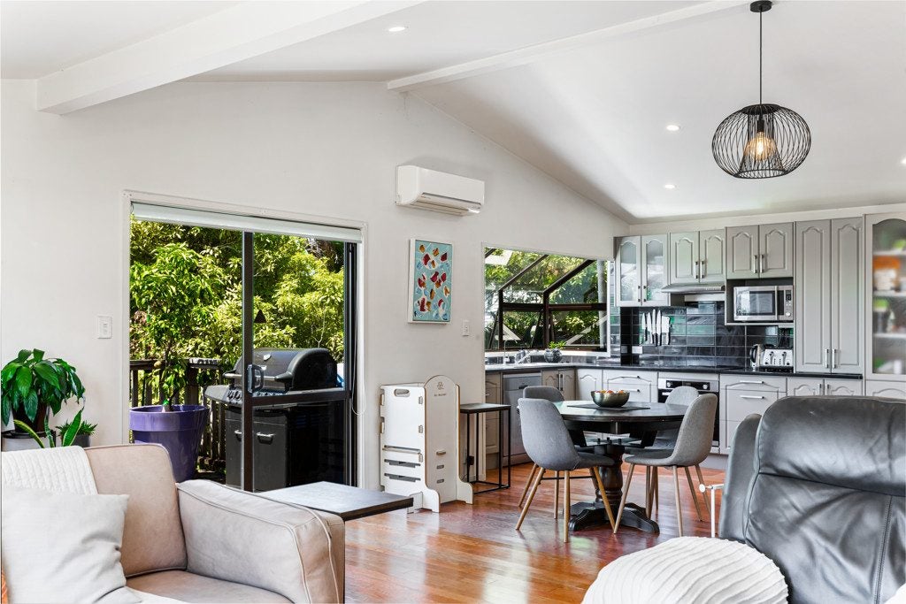 29A Clayburn Road, Glen Eden, Auckland - Carousel 2