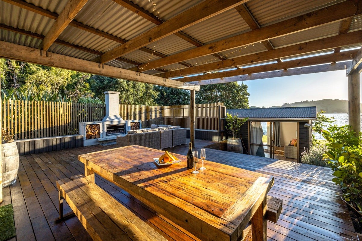 111 Hunterville Road, Waiheke Island, Waiheke Island - Carousel 1