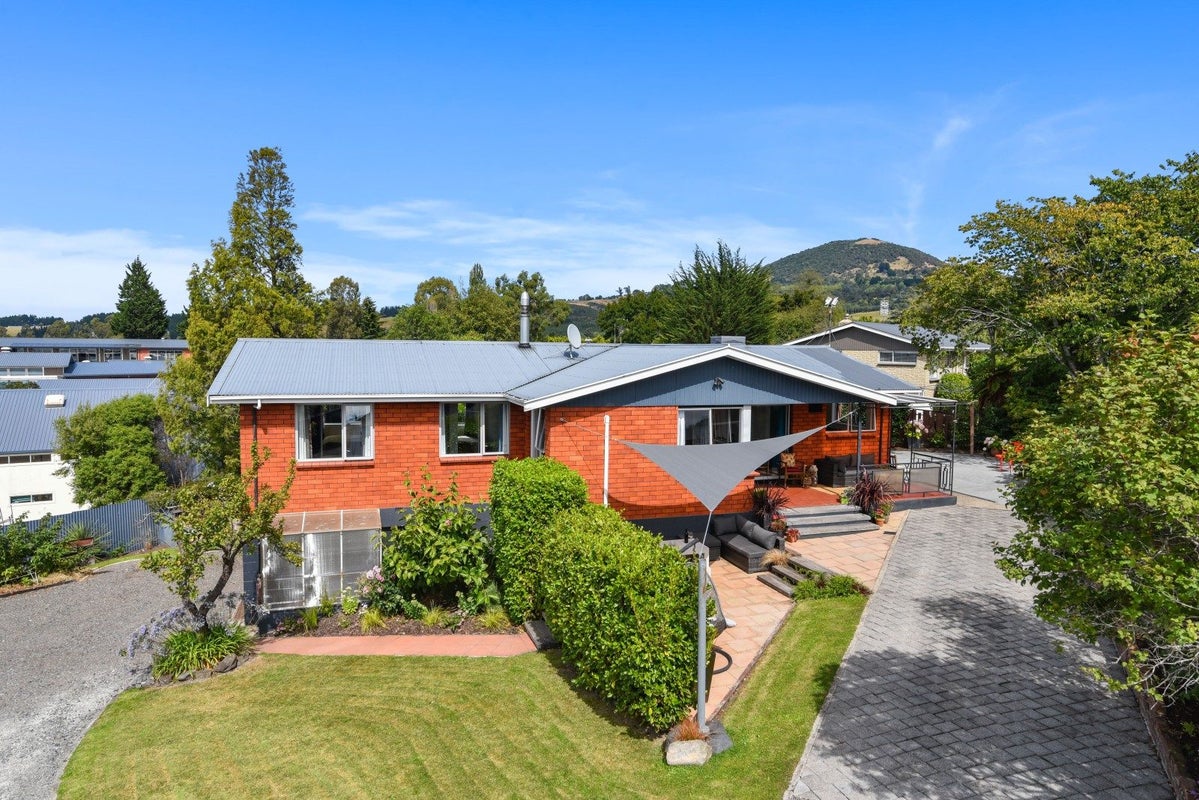 109 Main Road, Fairfield, Dunedin - Carousel 1