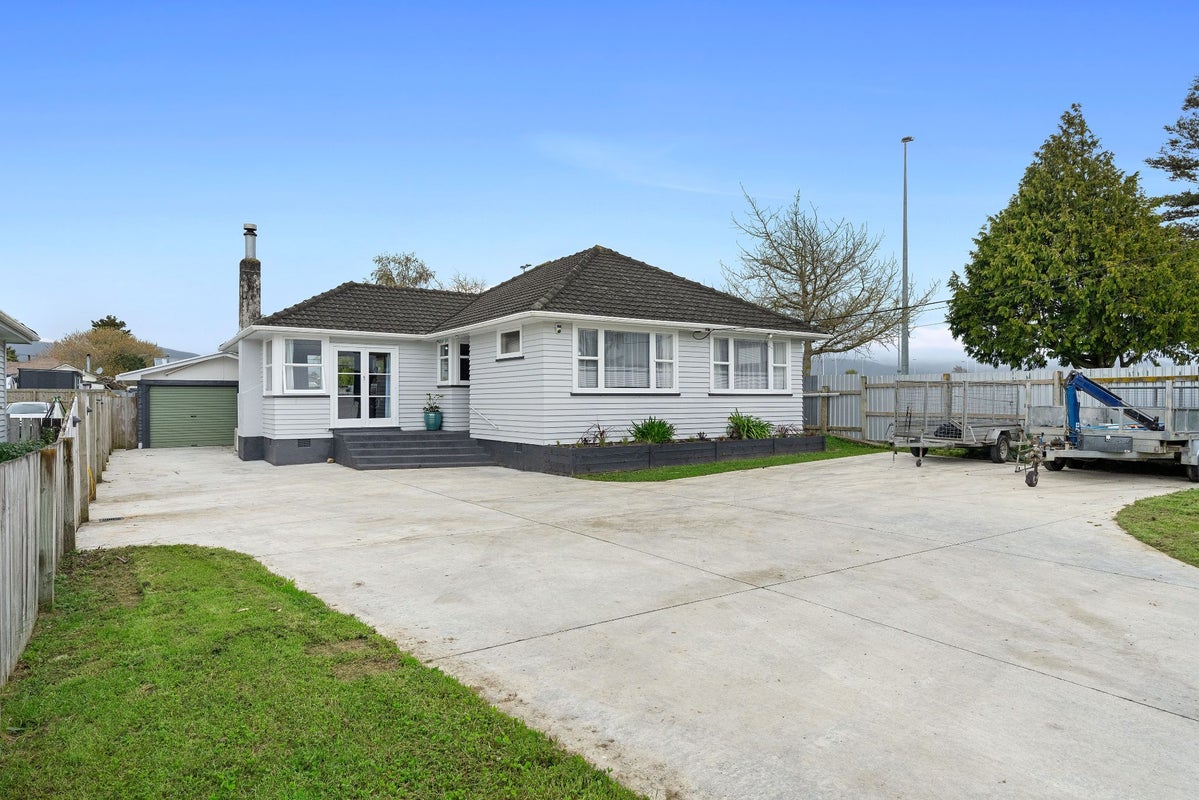 2 Quinn Road, Levin, Levin - Carousel 1