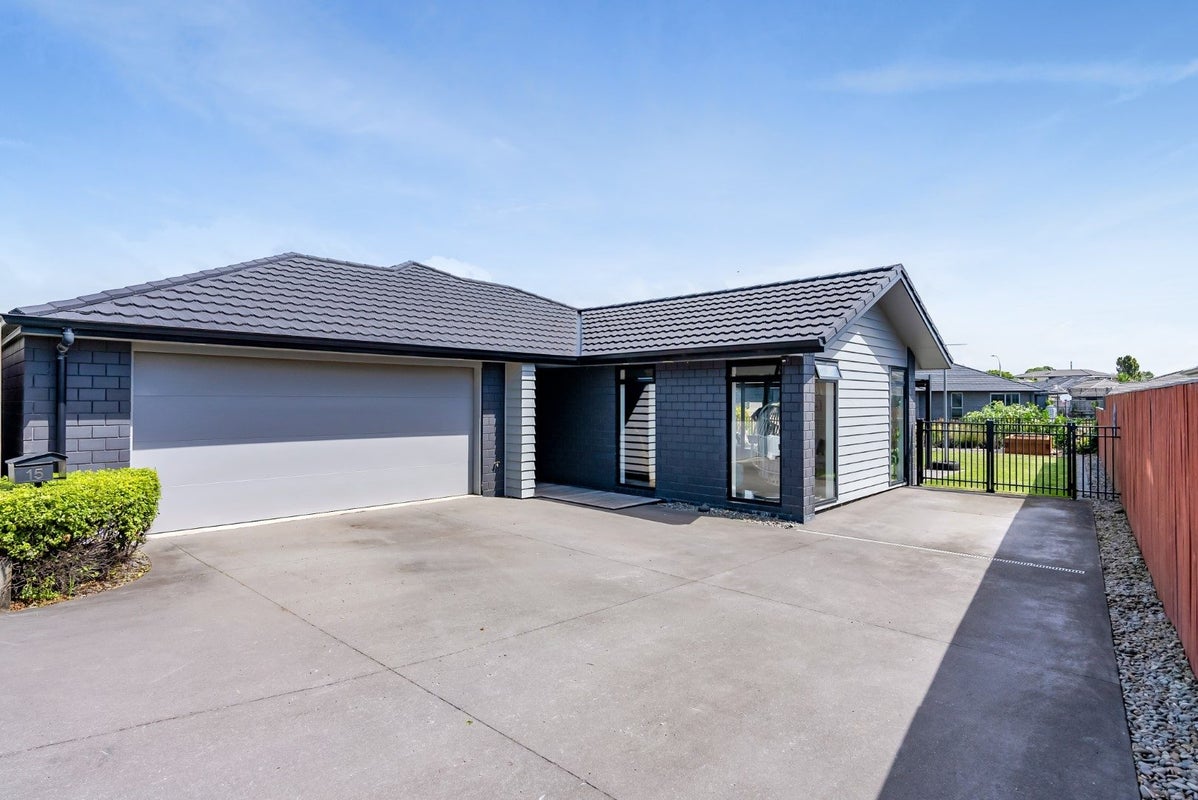 15 Waitaha Place, Bell Block, New Plymouth - Carousel 1