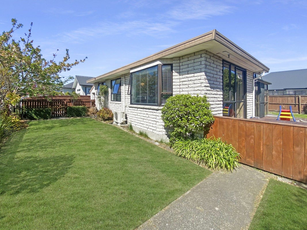 2/15 Orkney Street, Strowan, Christchurch - Carousel 1