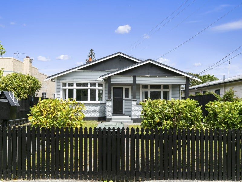 135 Whites Line, WAIWHETU, LOWER HUTT - Carousel 1
