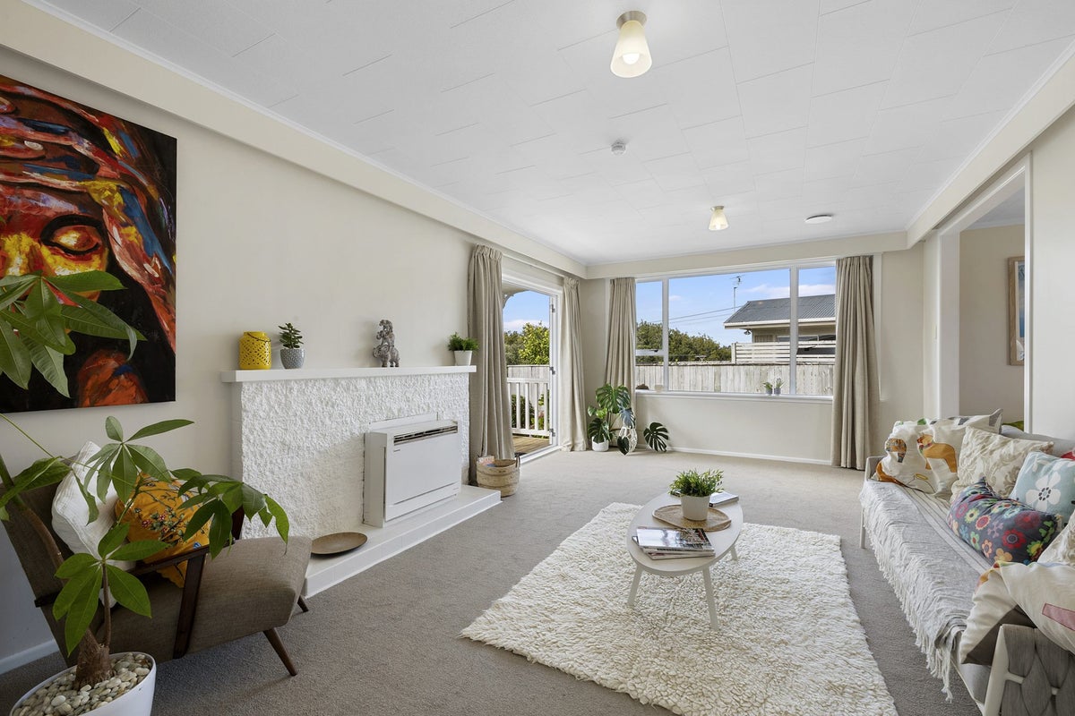 252 Huatoki Street, Upper Vogeltown, New Plymouth - Carousel 2