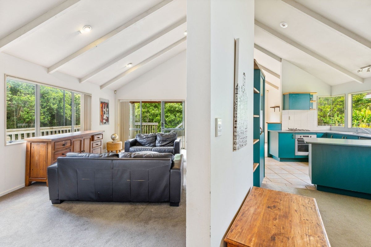 90A Atkinson Road, Titirangi, Auckland - Carousel 2