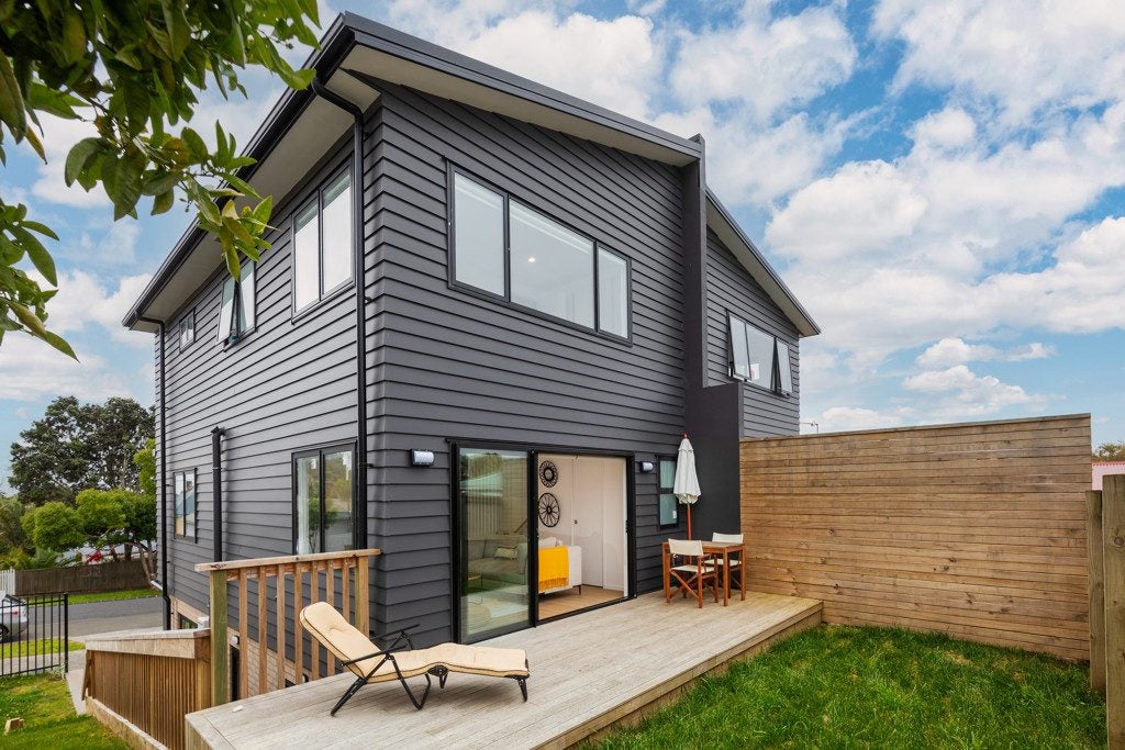 1A Derwent Street, Morningside, Auckland - Carousel 2