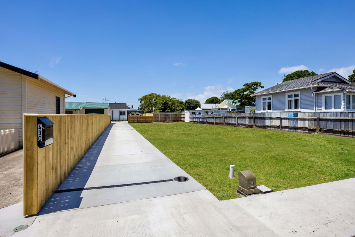 43C Ballance Street, Lower Vogeltown, New Plymouth - Carousel 31
