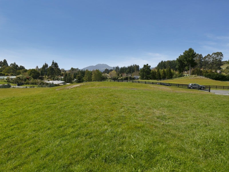 2 Lochinvar Lane, Acacia Bay, Taupo - Carousel 1