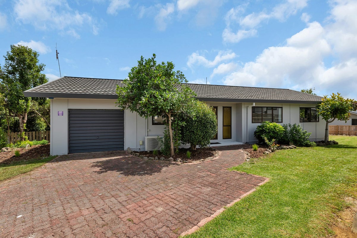 114 Paramount Parade, Tikipunga, Whangarei - Carousel 2