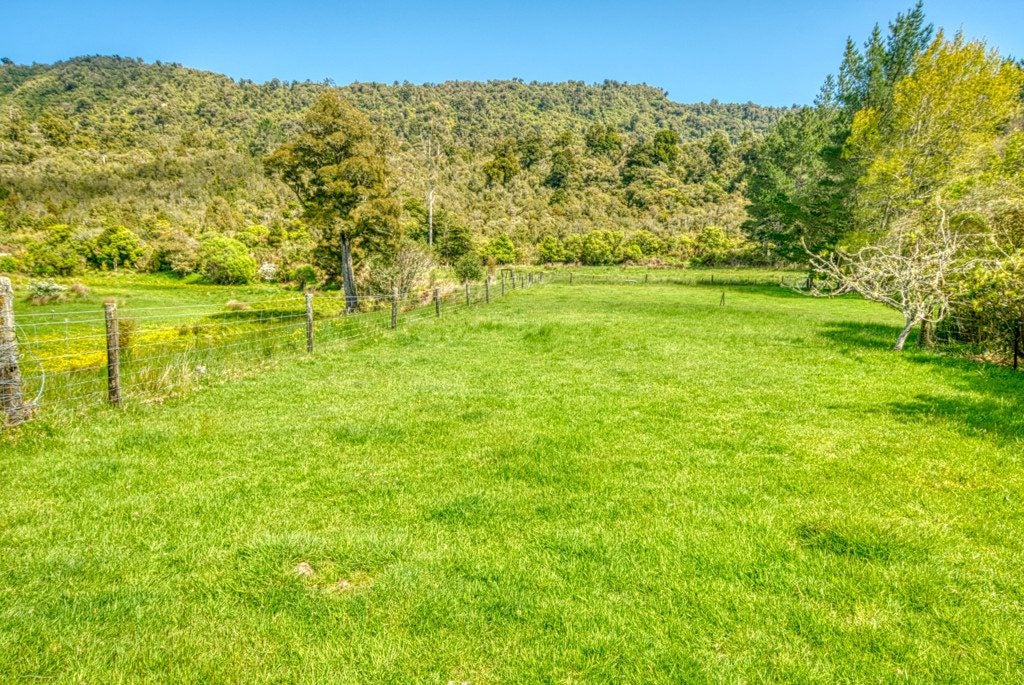 19 Baty Place, Coal Creek, Greymouth - Carousel 50
