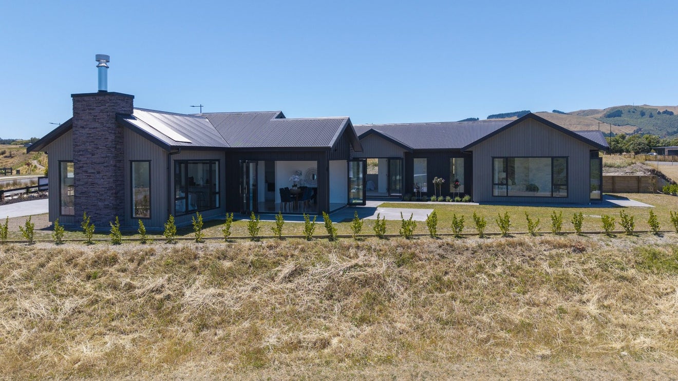 47 Seven Oaks Drive, Kinloch, Taupo - Carousel 1