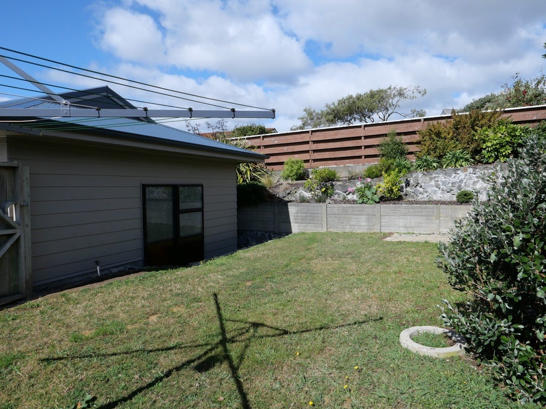 2 Thimble Lane, Whitby, Porirua - Carousel 26