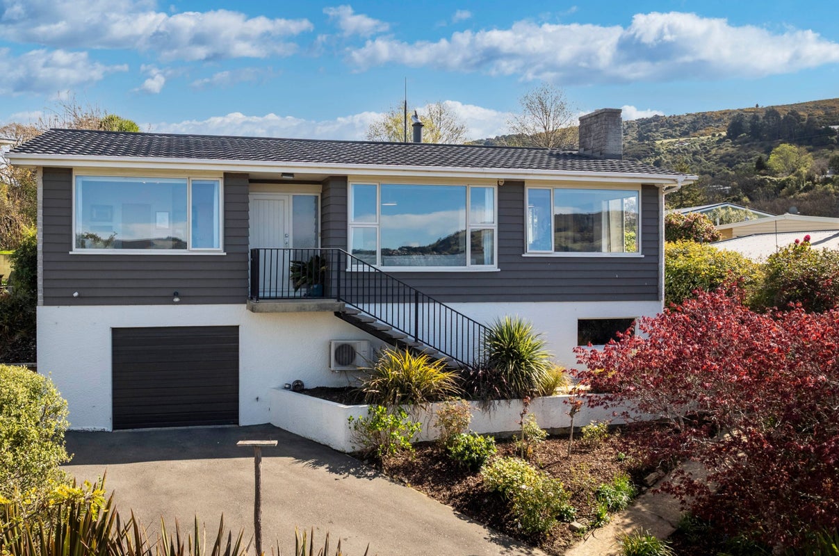 25 Pioneer Crescent, Helensburgh, Dunedin - Carousel 1