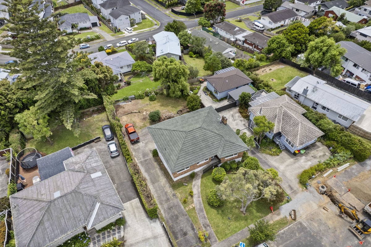 29 Riverhills Avenue, Pakuranga Heights, Auckland - Carousel 2