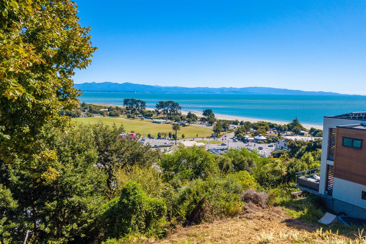24 Champion Terrace, Moana, Nelson - Carousel 1