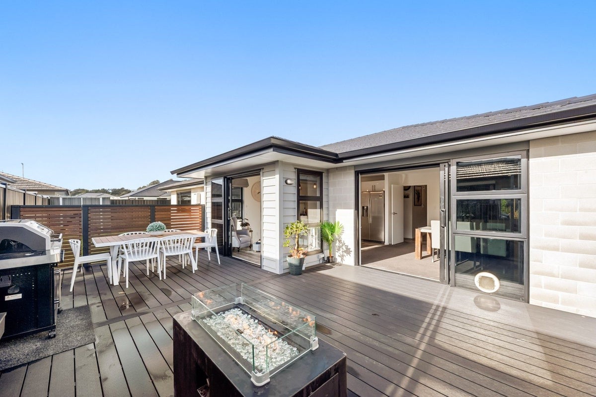 42 Buddle Road, Wallaceville, Upper Hutt - Carousel 2