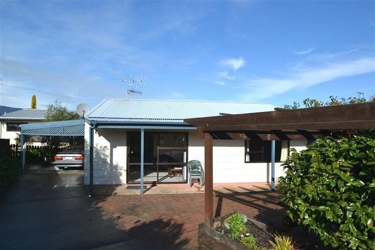 2/83 Golf Road, Tahunanui, Nelson - Carousel 1
