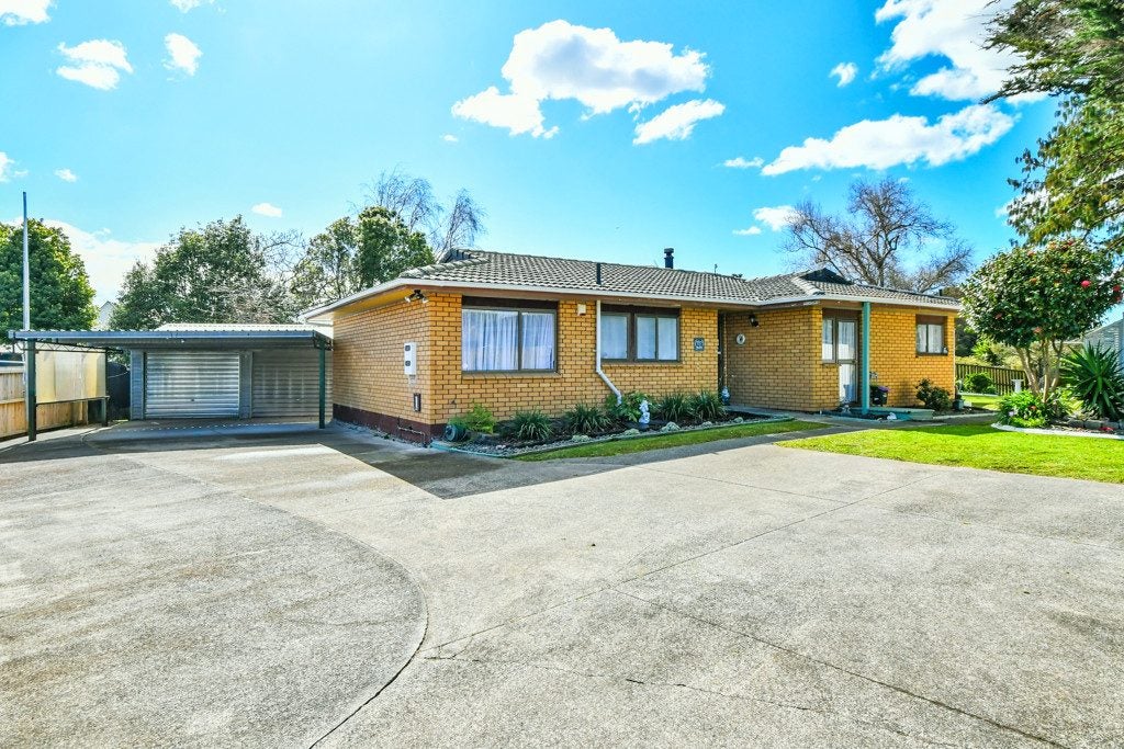 23 Seaward Place, Wattle Downs, Auckland - Carousel 1