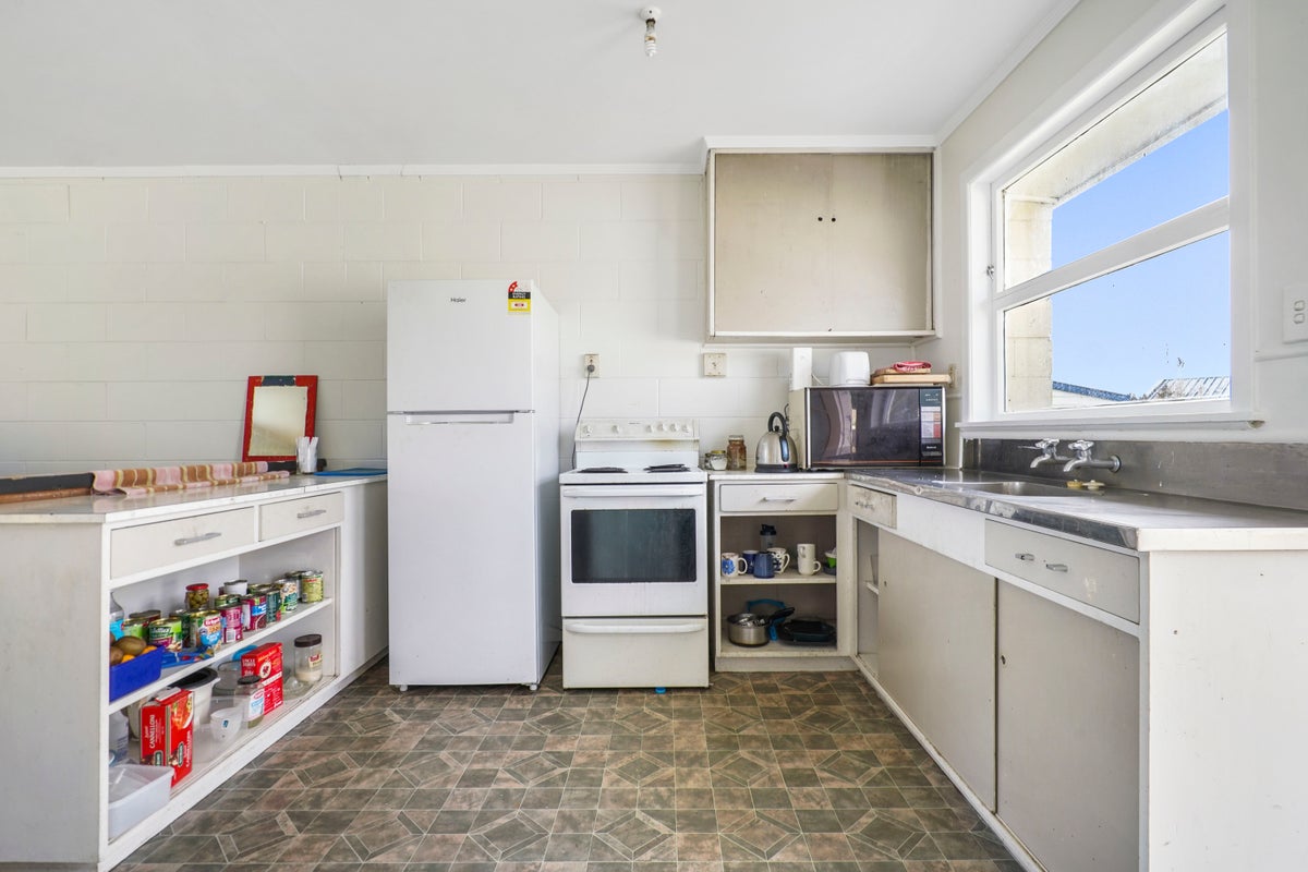 8A Lee Place, Bader, Hamilton - Carousel 2