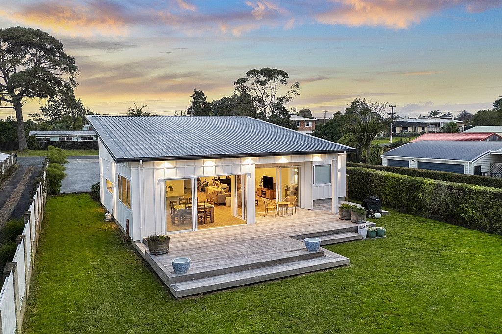 5 Pohutukawa Road, Beachlands, Auckland - Carousel 2