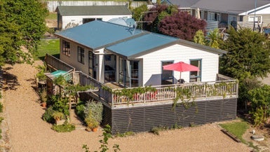 29 Onetangi Road, Onetangi, Waiheke Island - Carousel 1