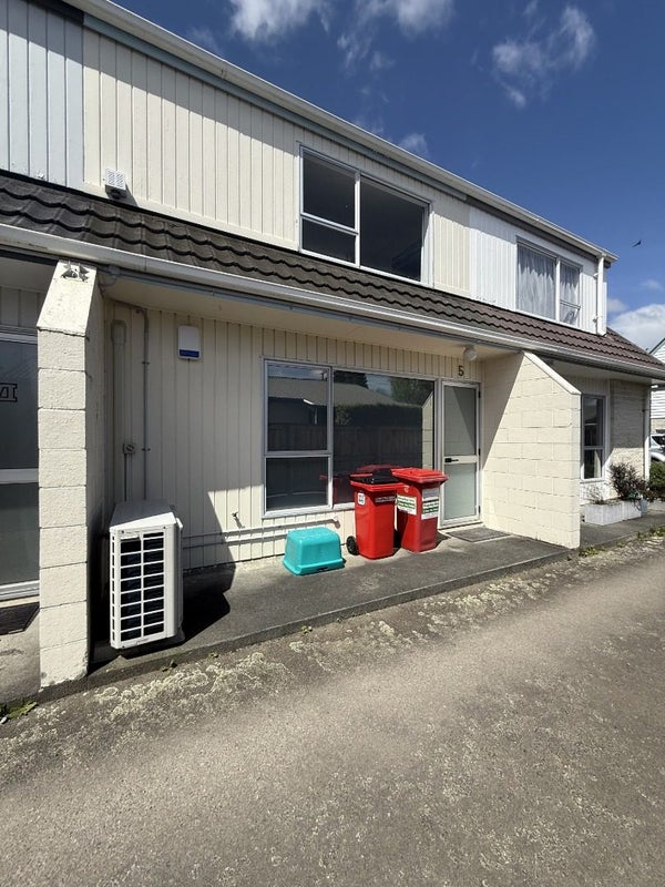 10/21 ISLINGTON ST, Trentham, UPPER HUTT - Carousel 1