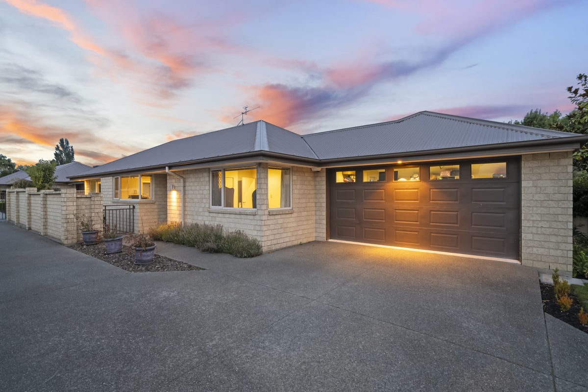 166 Barrington Street, Somerfield, Christchurch - Carousel 1