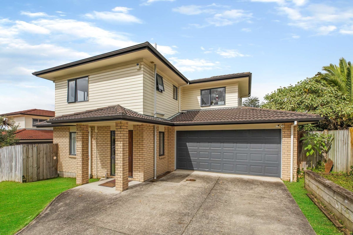 63A Redoubt Road, Goodwood Heights, Auckland - Carousel 1