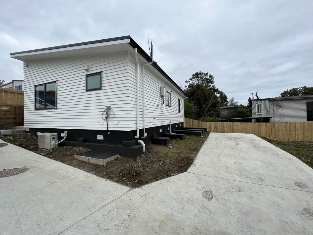 164B Edmonton Road, Te Atatū South, Auckland - Carousel 8