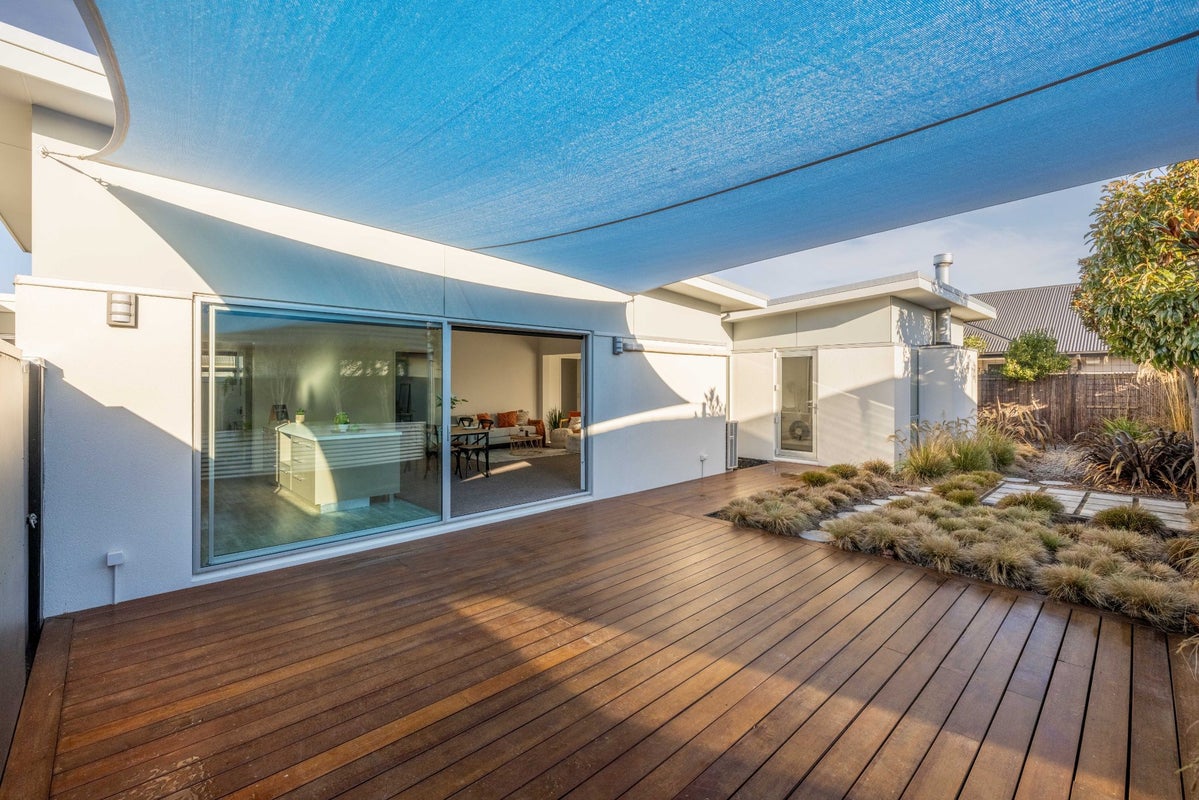 11 Linkwater Way, Parklands, Christchurch - Carousel 1