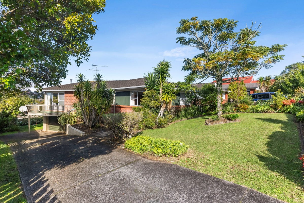 7 Welland Place, Hillcrest, Auckland - Carousel 1