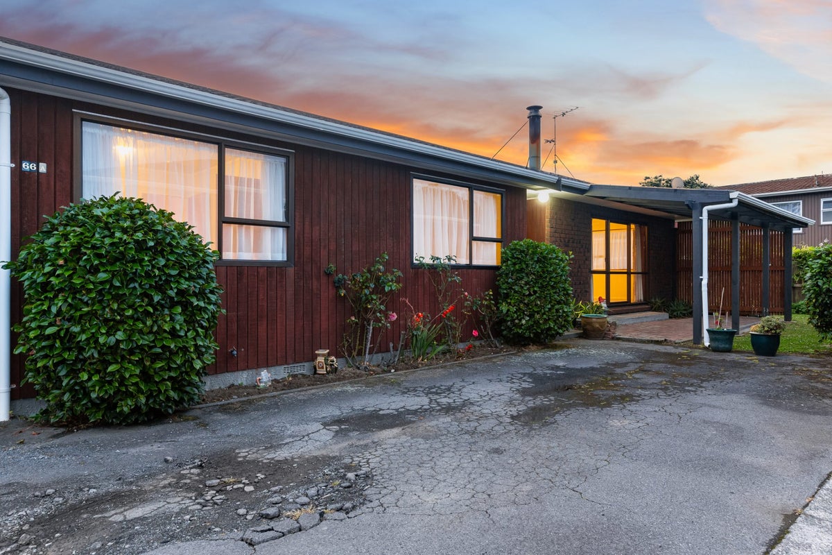 66A Main Road, Titahi Bay, Porirua - Carousel 1