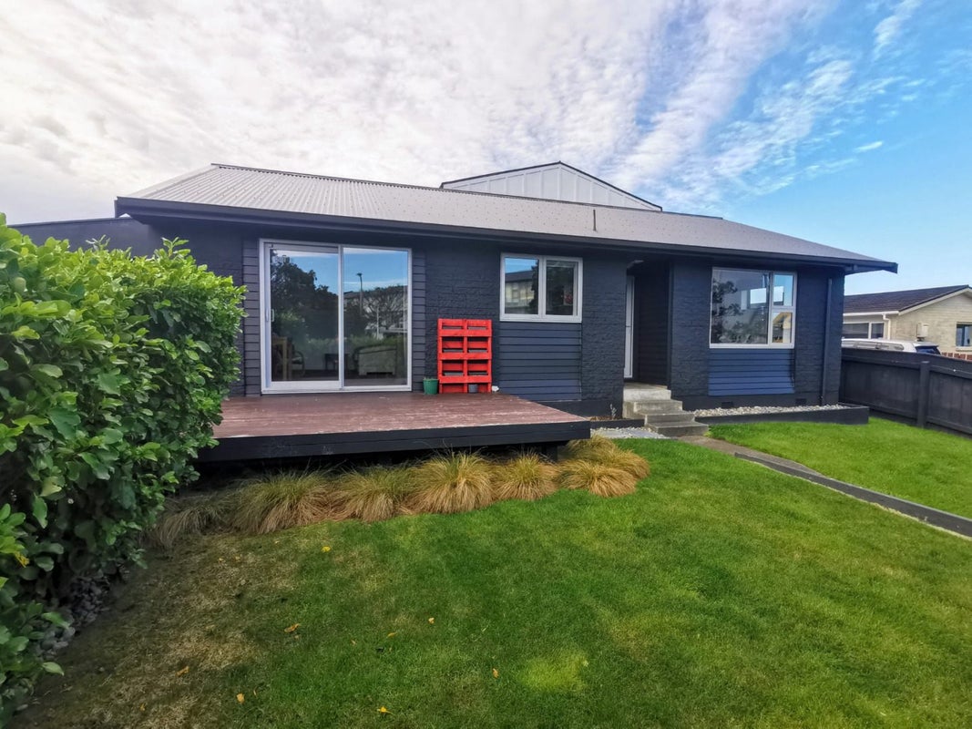 24 Kaikoura Street, Maupuia, Wellington - Carousel 1