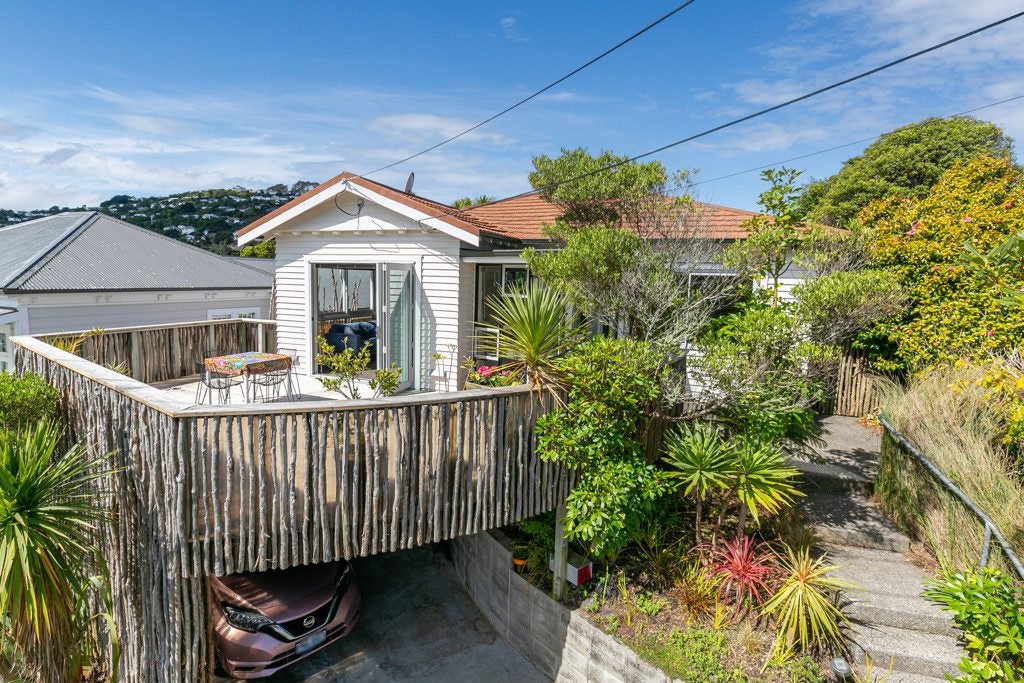 51 Creswick Terrace, Northland, Wellington - Carousel 1