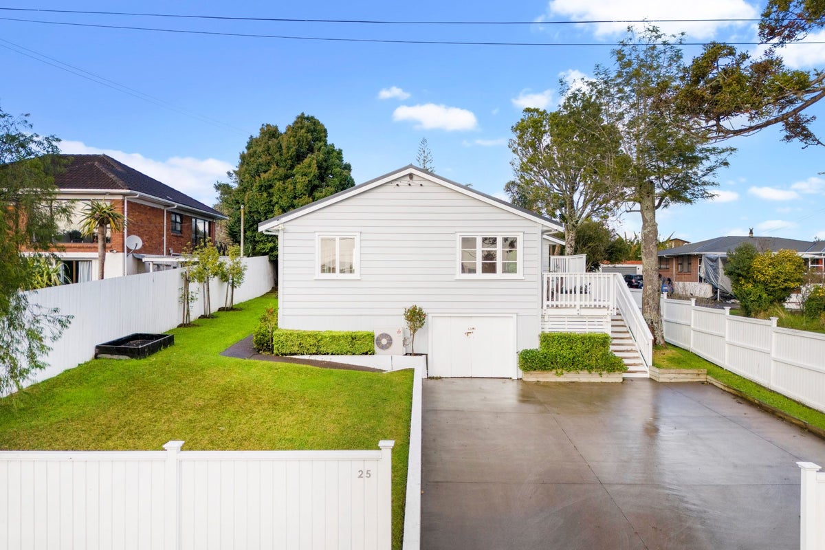 25 Evans Road, Glen Eden, Auckland - Carousel 2