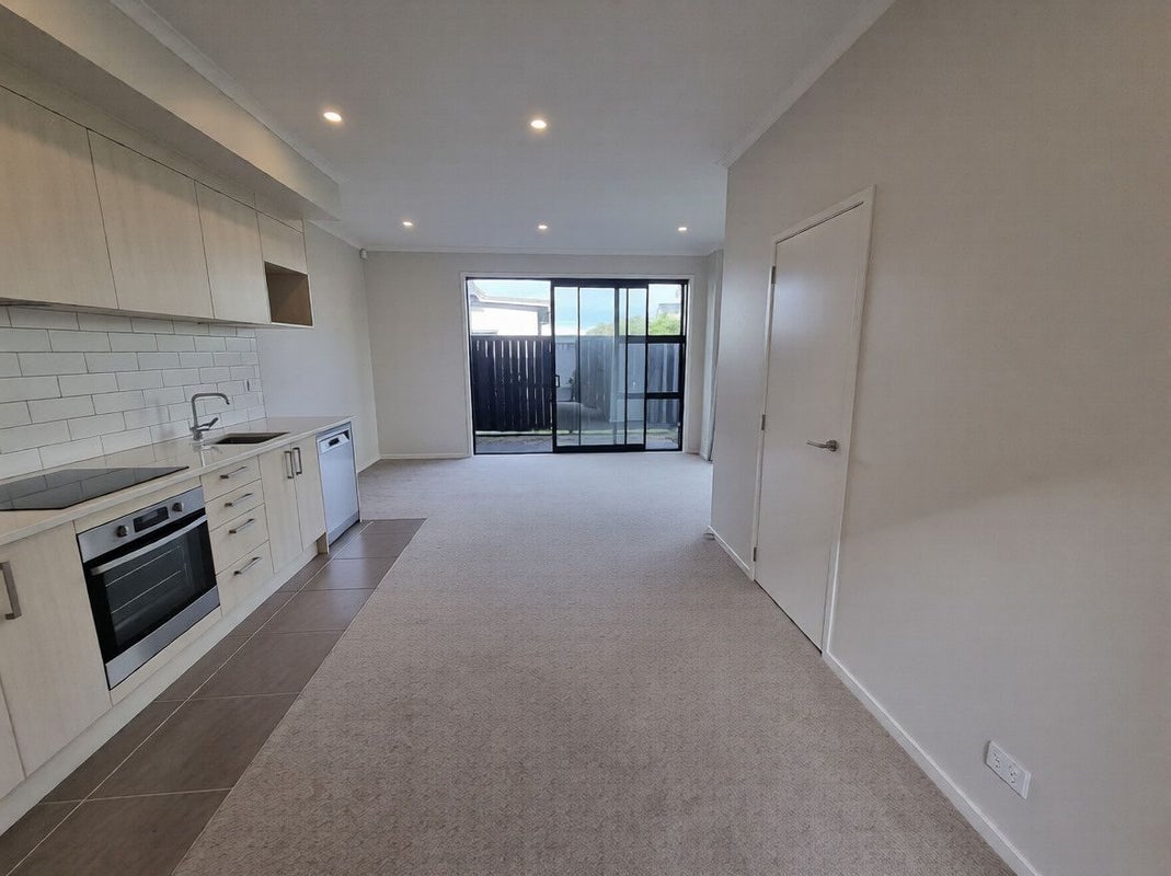 24 Sacred Kingfisher Road, Hobsonville, Auckland - Carousel 2