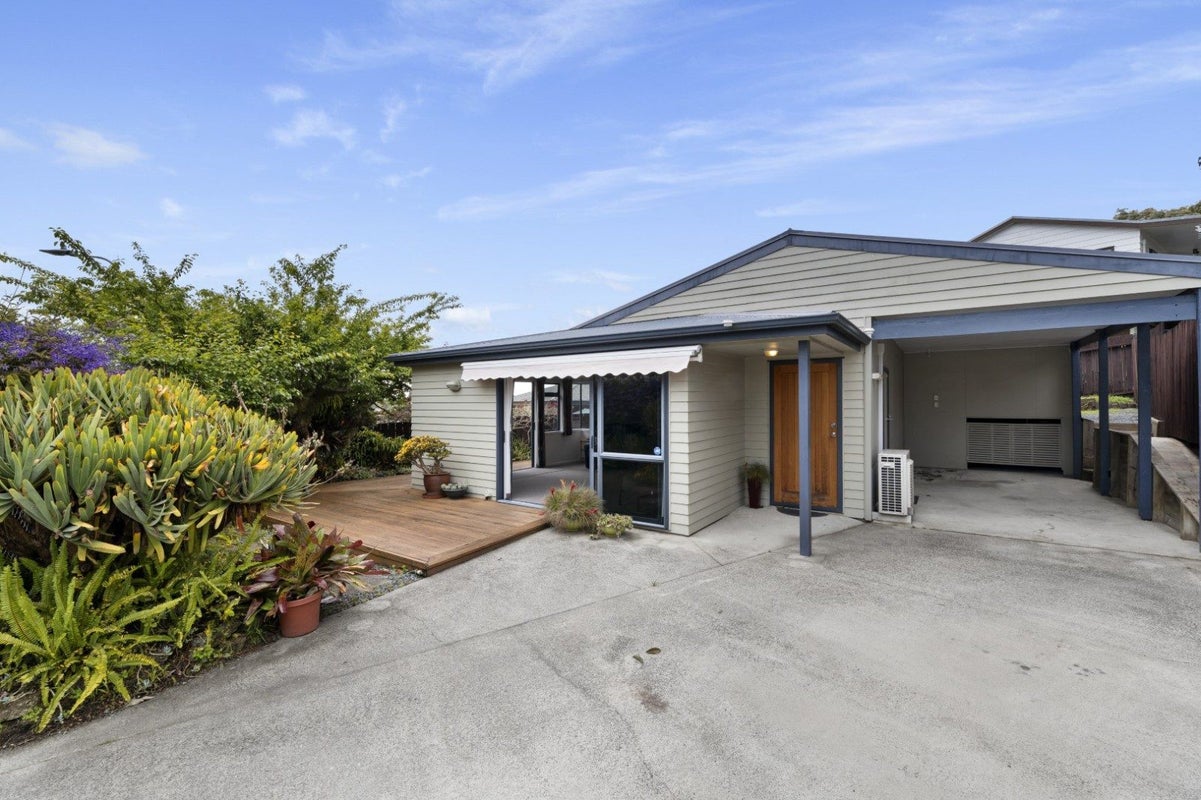 2 Dunrobbin Place, Gate Pa, Tauranga - Carousel 1