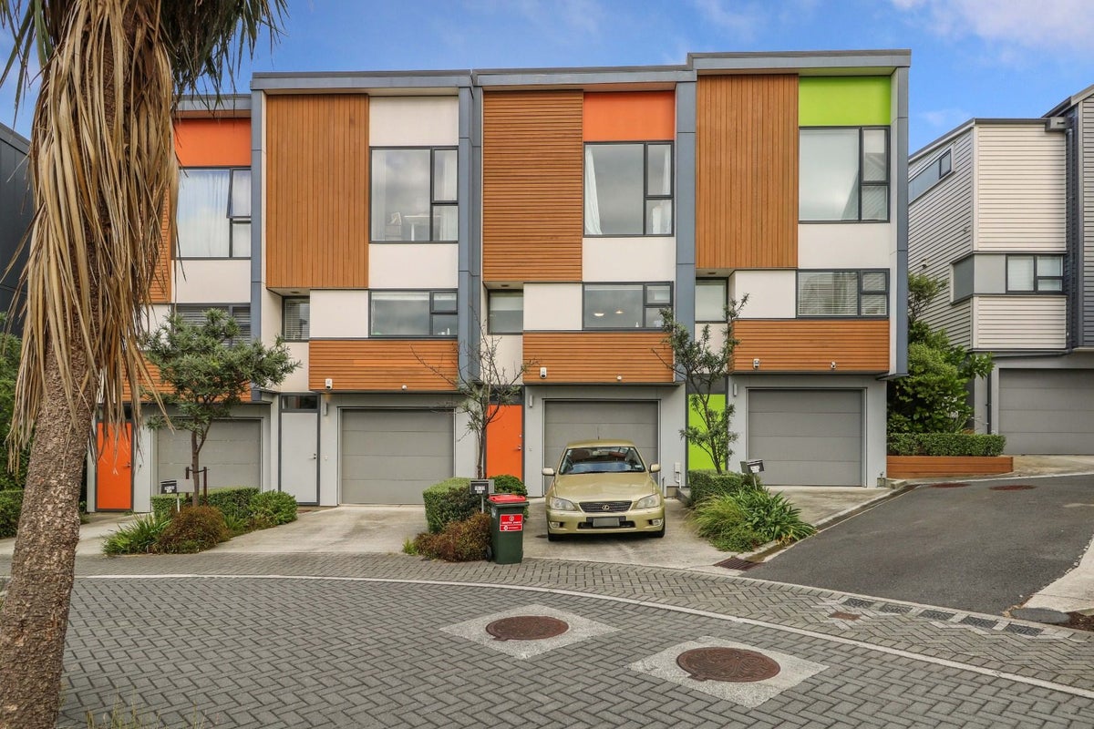 19/22 Booth Street, Miramar, Wellington - Carousel 1