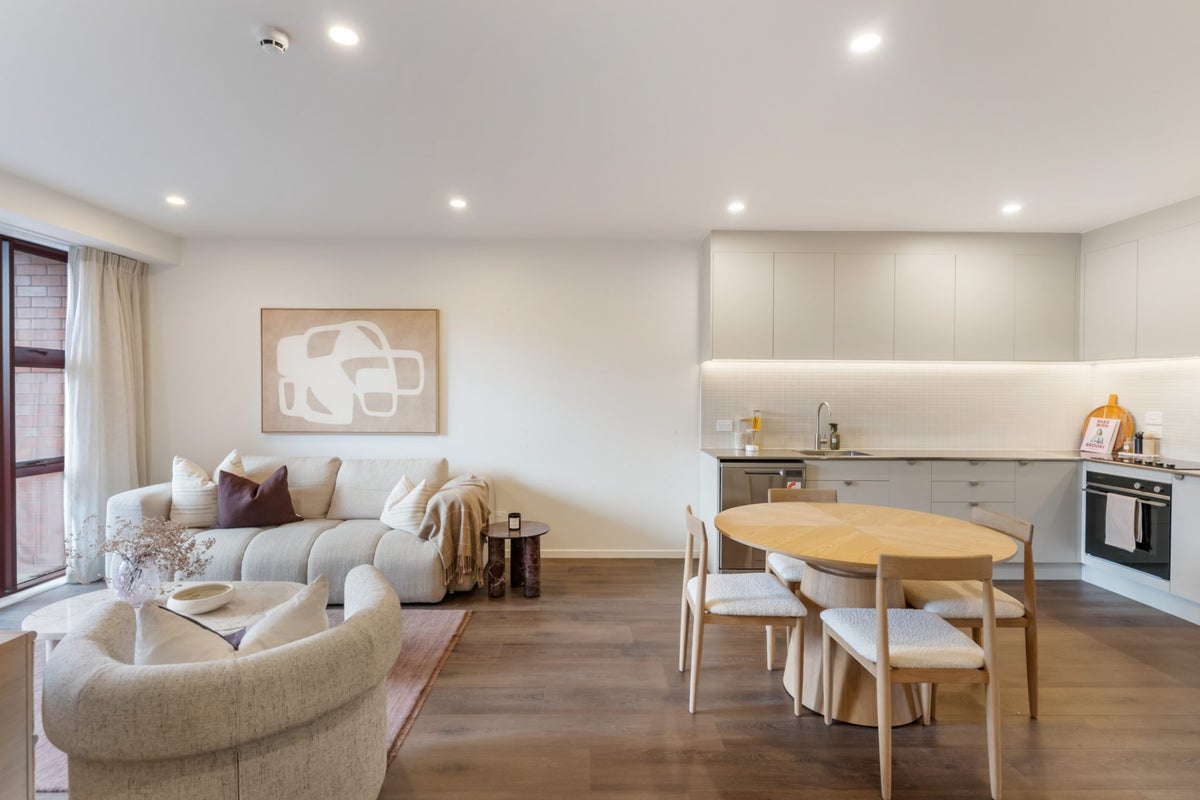 102/14 Hargest Terrace, Mount Albert, Auckland - Carousel 2