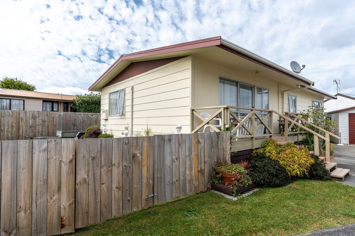 9A Emma Place, Pukete, Hamilton - Carousel 2