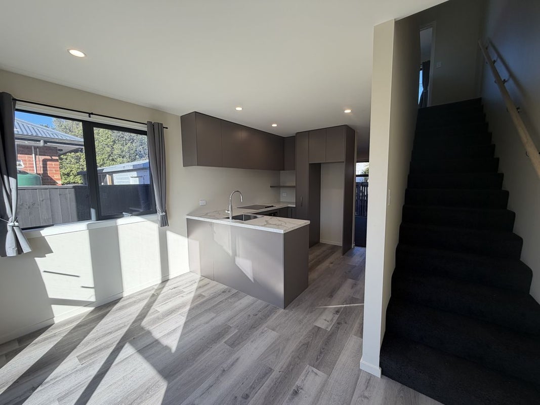8 Sawyers Arms Road, Northcote, Christchurch - Carousel 2