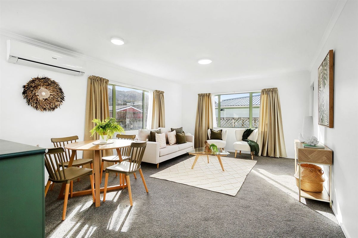 13 Rawson Street, Tawa, Wellington - Carousel 2