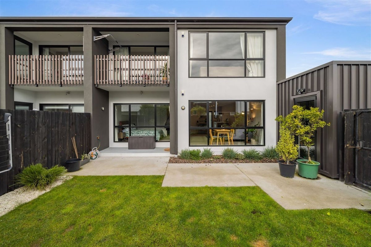 1/28 Packe Street, Edgeware, Christchurch - Carousel 1