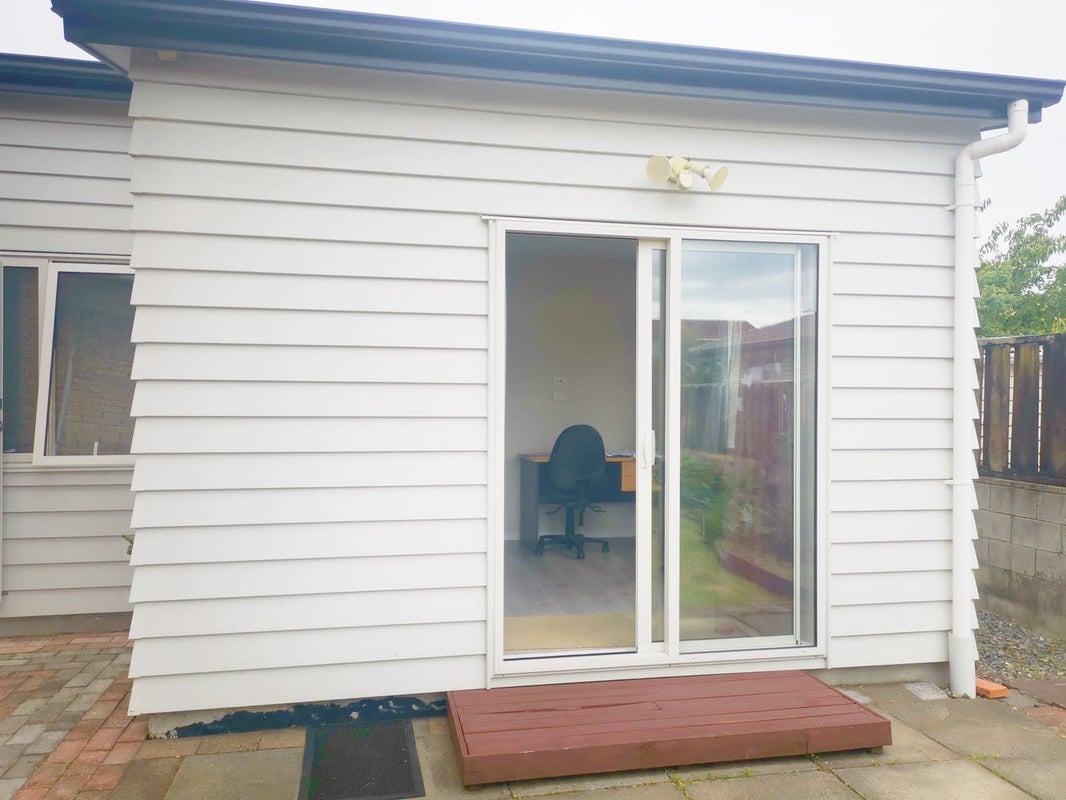 9 Claresholm Place, Mangere Bridge, Auckland - Carousel 2