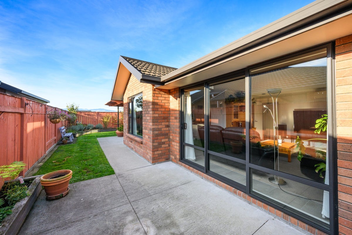 13 Lorenzo Place, Kelvin Grove, Palmerston North - Carousel 22