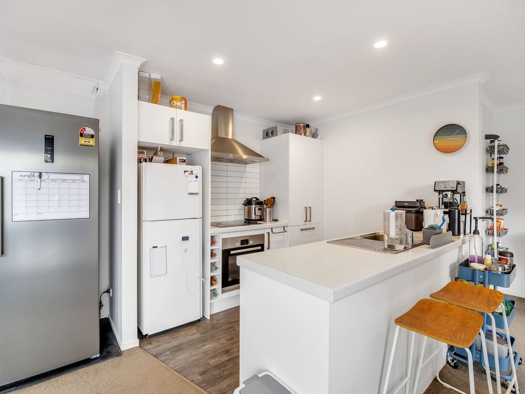 2/5 Jones Crescent, Melville, Hamilton, Waikato - Carousel 2